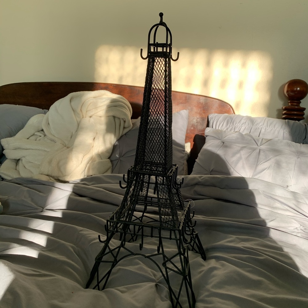 Eiffel Tower jewelry holder